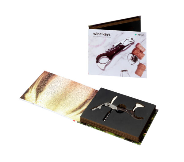Legnoart WINE KEYS 4-in-1 Corkscrew, Champagne €45,00 (Inc. VAT 25%) Legnoart 4-in-1 corkscrew with champagne tongs – a foldable, high-quality tool that combines a foil cutter, bottle opener, and champagne tongs. In stock Legnoart WINE KEYS 4-in-1 Corkscrew, Champagne quantity 1 Add to basket Add to wishlist SKU: Pop-0007 Categories: Backbar Equipment, Bartender Tools, Knife, openers & decoration